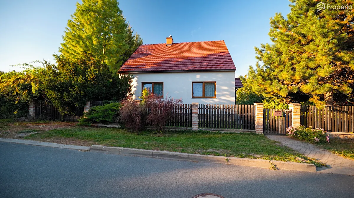 Prodej rodinného domu 200 m², pozemek 726 m²